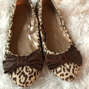 BCBG ENERATION Lampard print shoes Size 7.5B